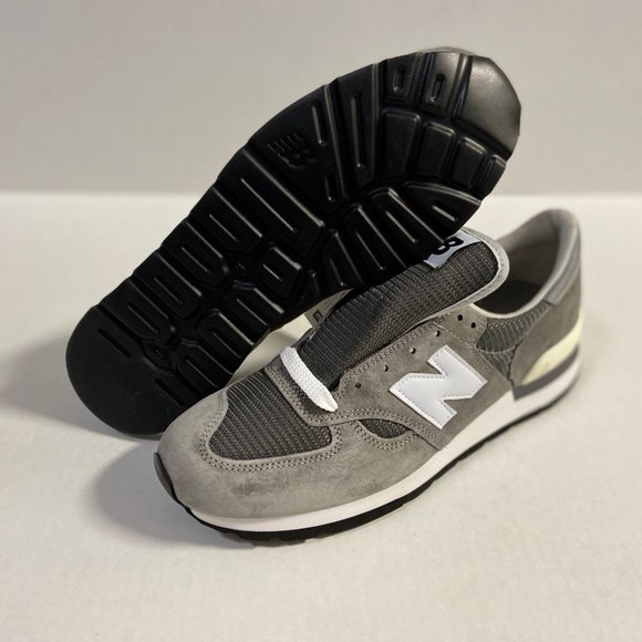 Athletic_Shoes